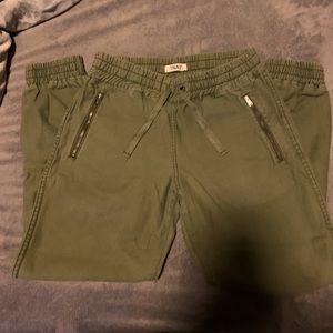 TNA Green Jogger Size 6 Last chance to buy - selling to consignment shop Sunday